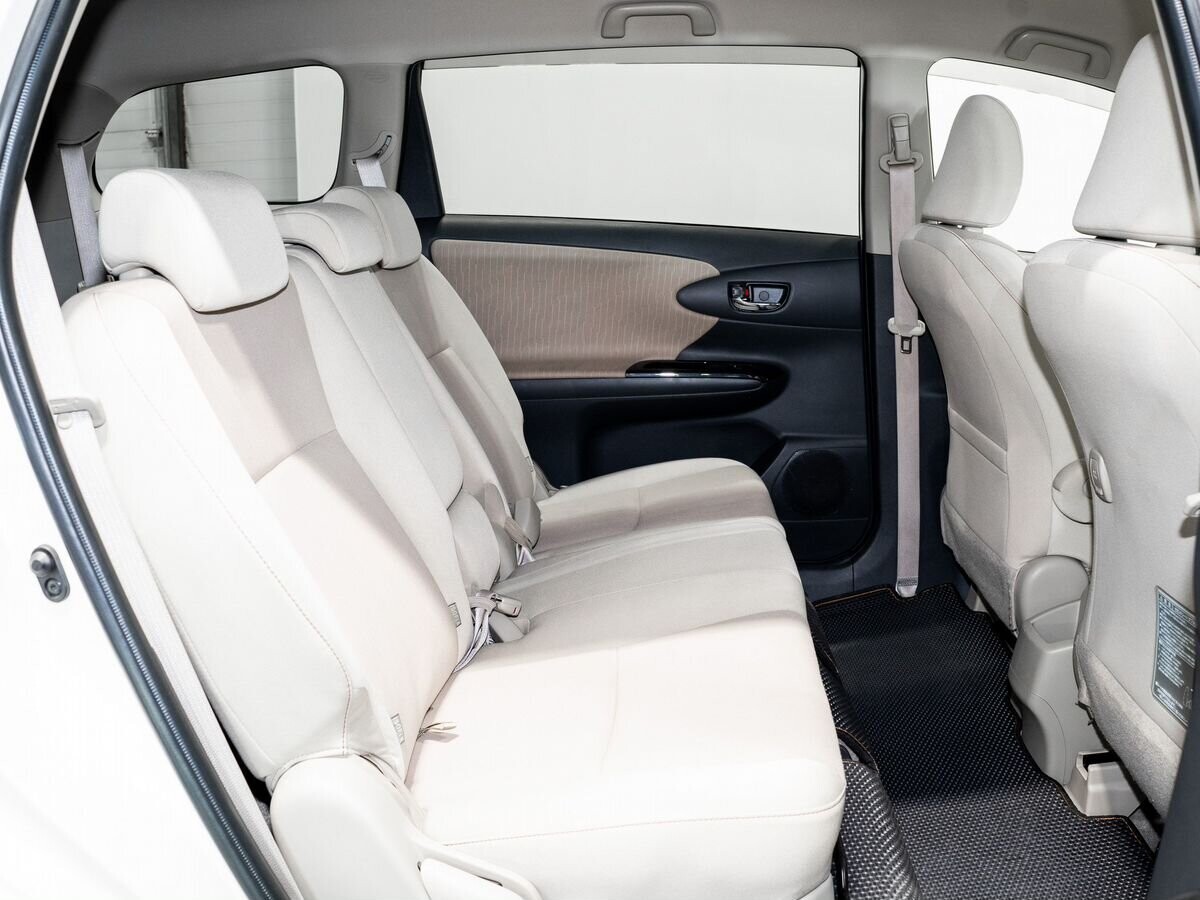 Toyota Wish 2016 - фото автомобиля