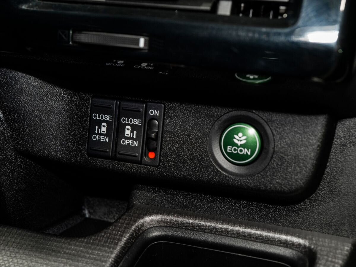Honda Stepwgn 2019 - фото автомобиля