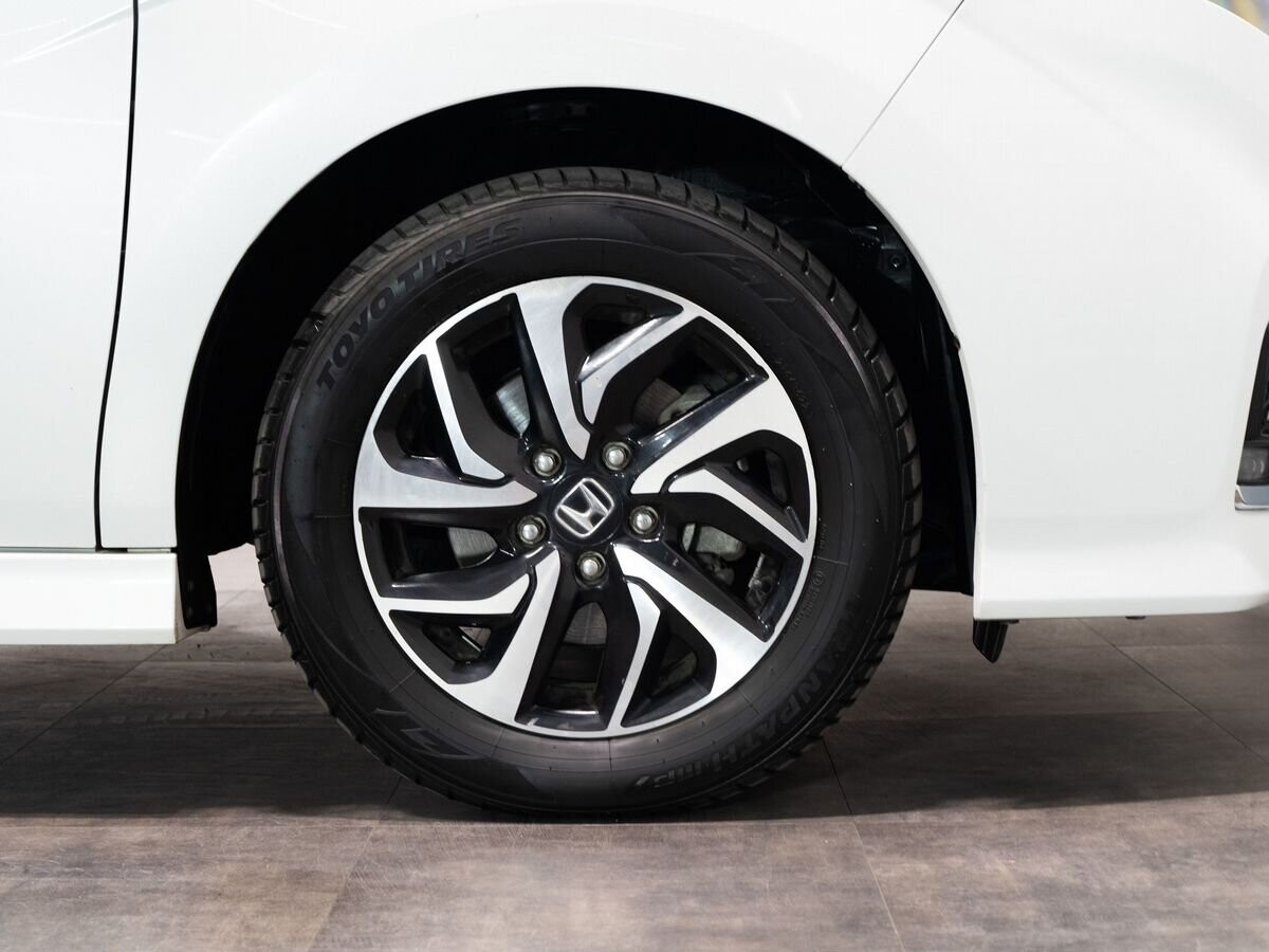 Honda Stepwgn 2019 - фото автомобиля