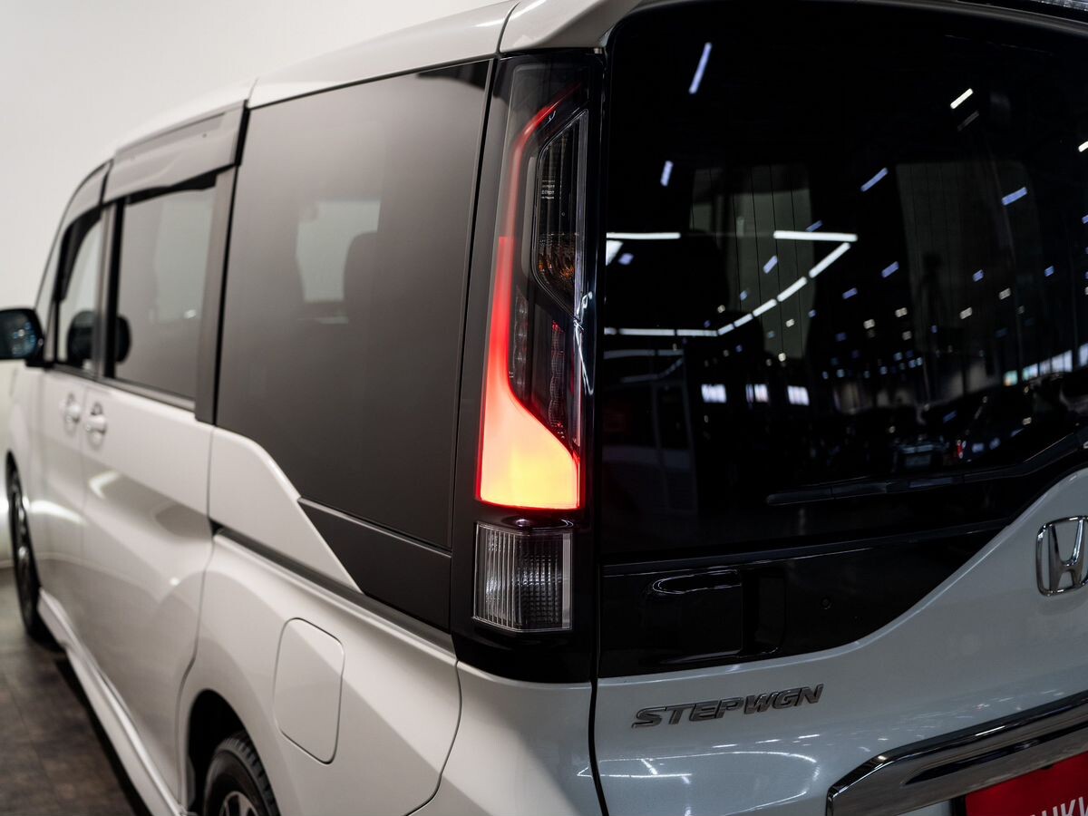 Honda Stepwgn 2019 - фото автомобиля