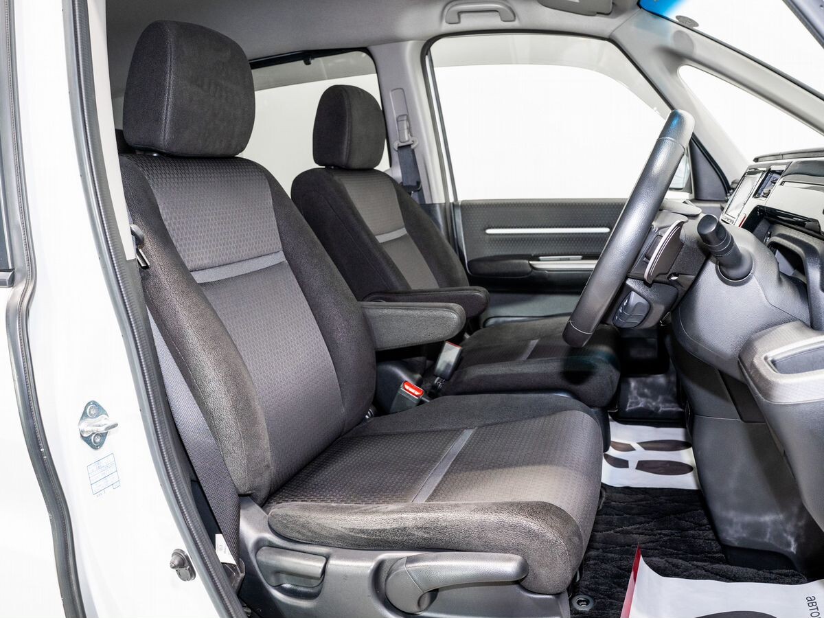 Honda Stepwgn 2019 - фото автомобиля