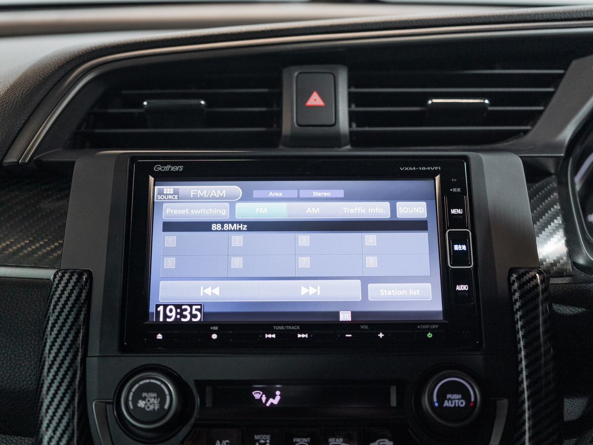 Honda Civic 2018 - фото автомобиля