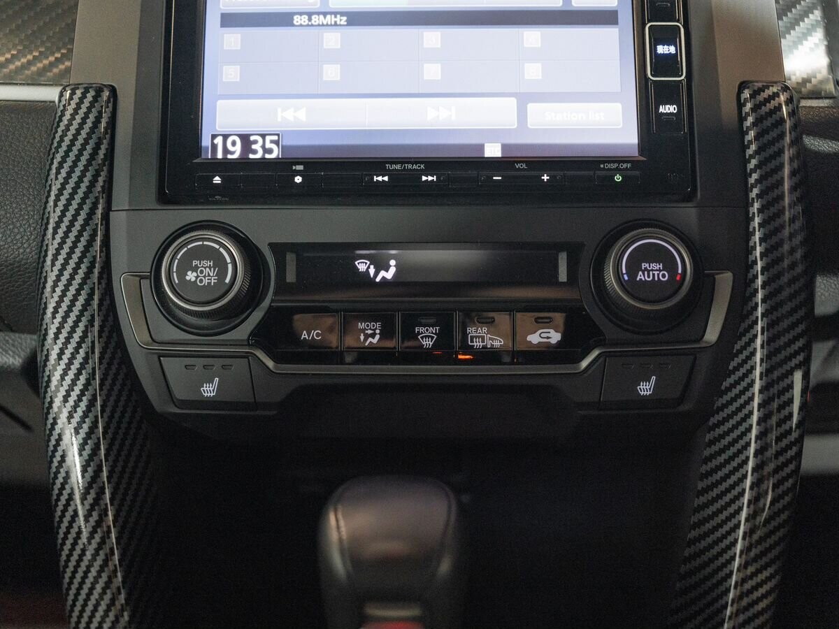 Honda Civic 2018 - фото автомобиля