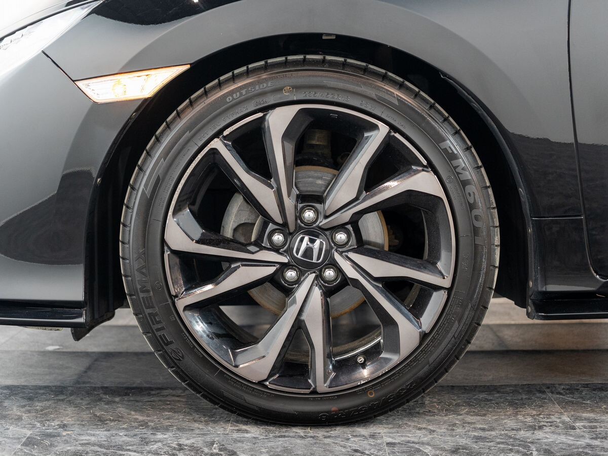 Honda Civic 2018 - фото автомобиля