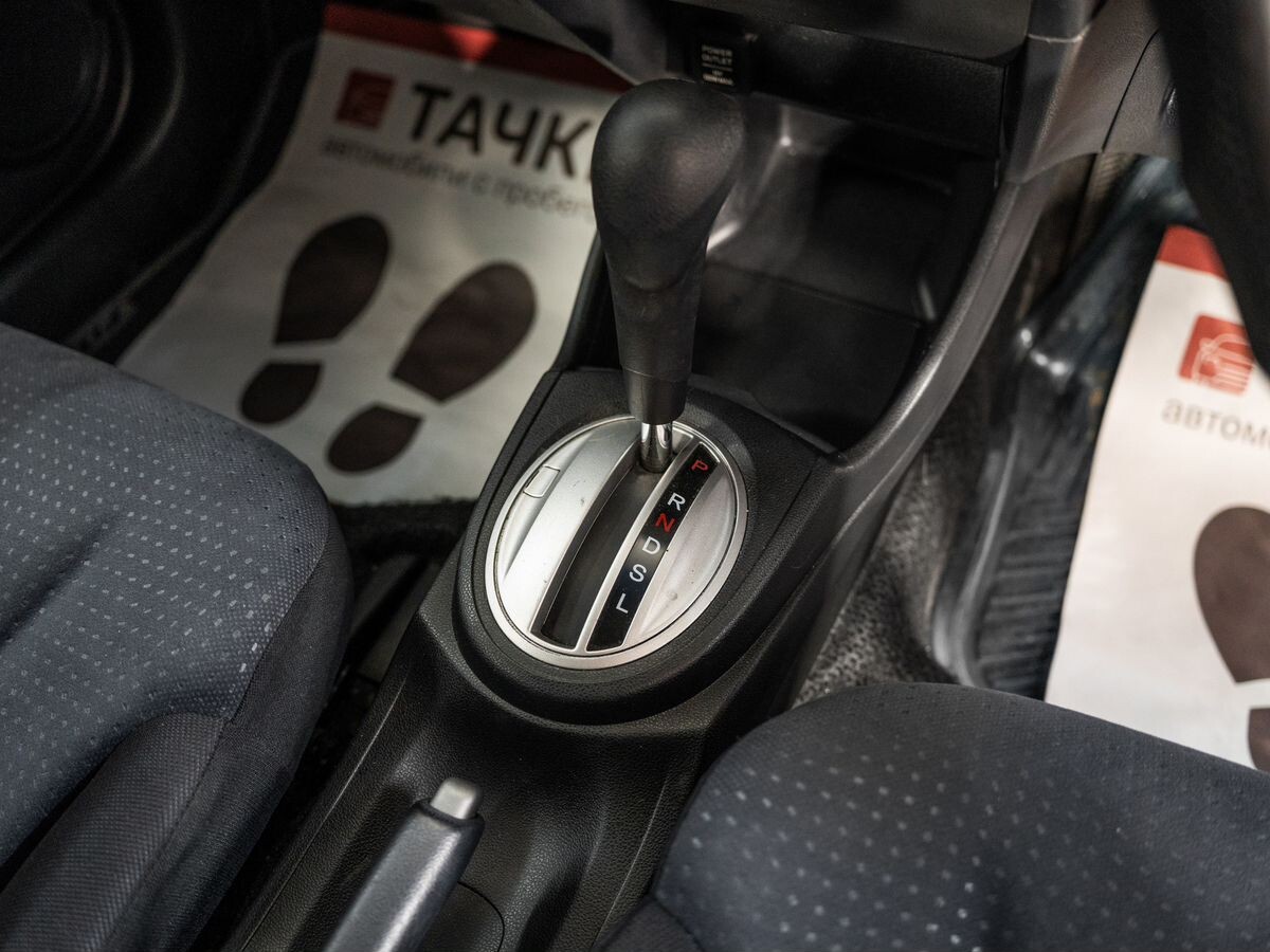 Honda Fit 2009 - фото автомобиля
