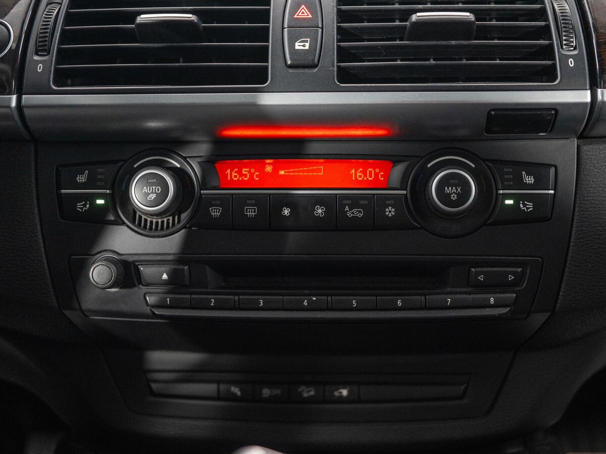 BMW X6 2010 - фото автомобиля