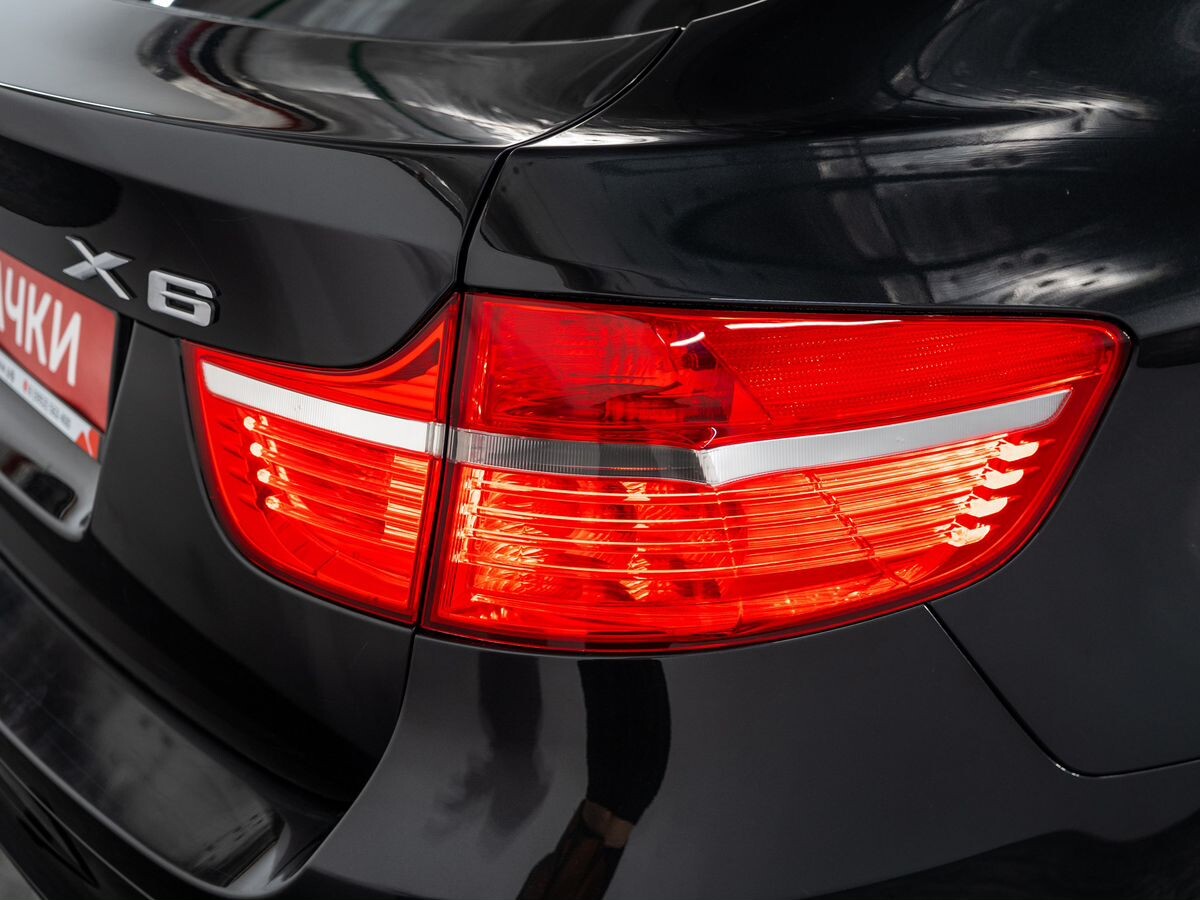 BMW X6 2010 - фото автомобиля