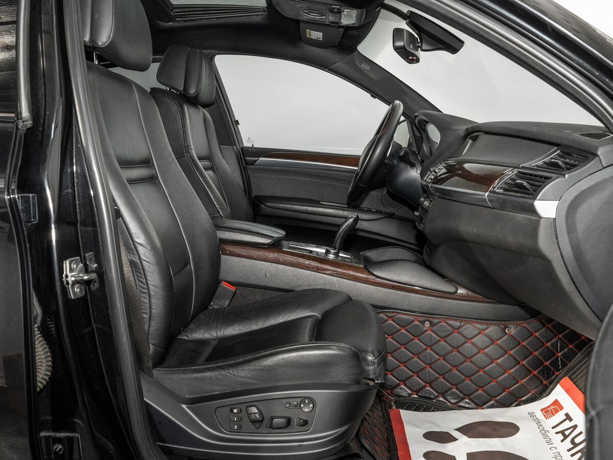 BMW X6 2010 - фото автомобиля