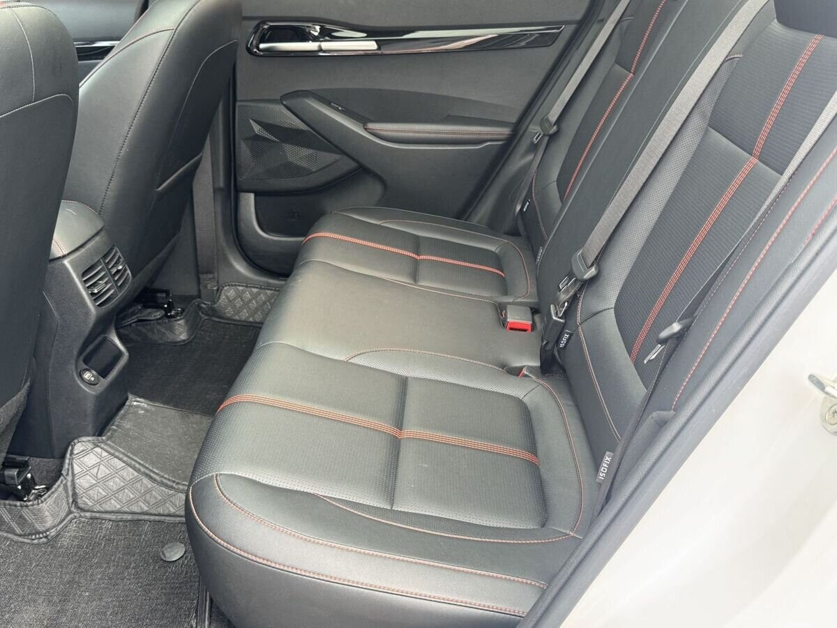 Kia KX3 2022 - фото автомобиля