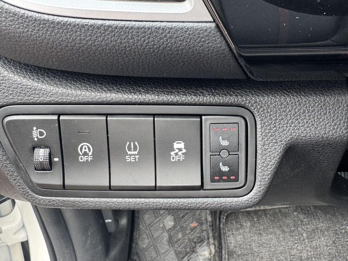 Kia KX3 2022 - фото автомобиля