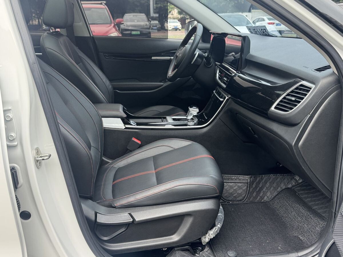 Kia KX3 2022 - фото автомобиля