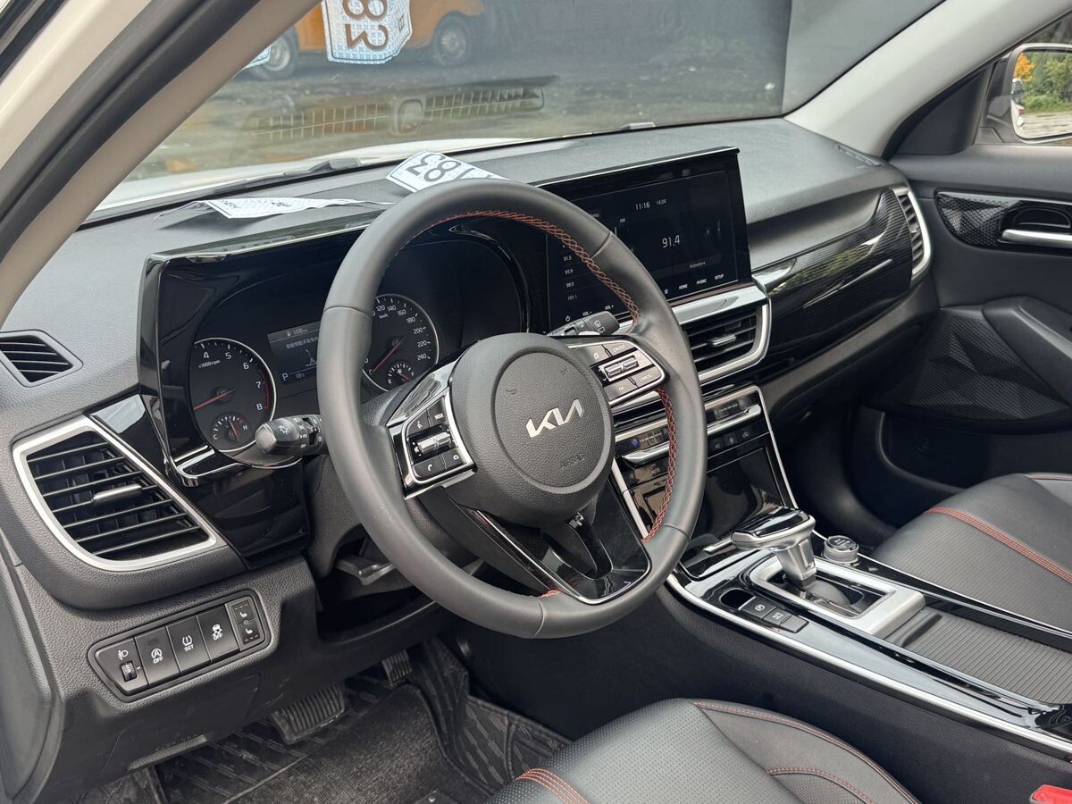 Kia KX3 2022 - фото автомобиля