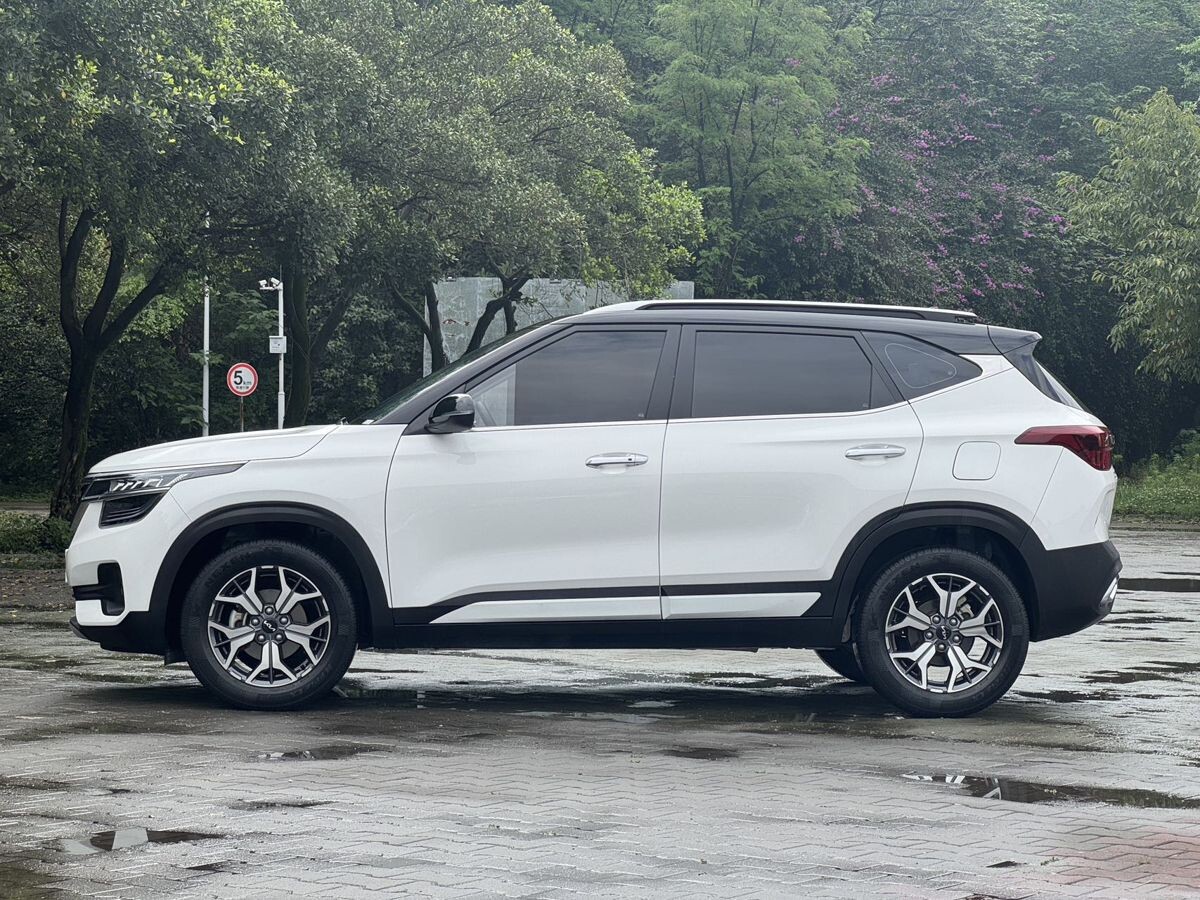 Kia KX3 2022 - фото автомобиля