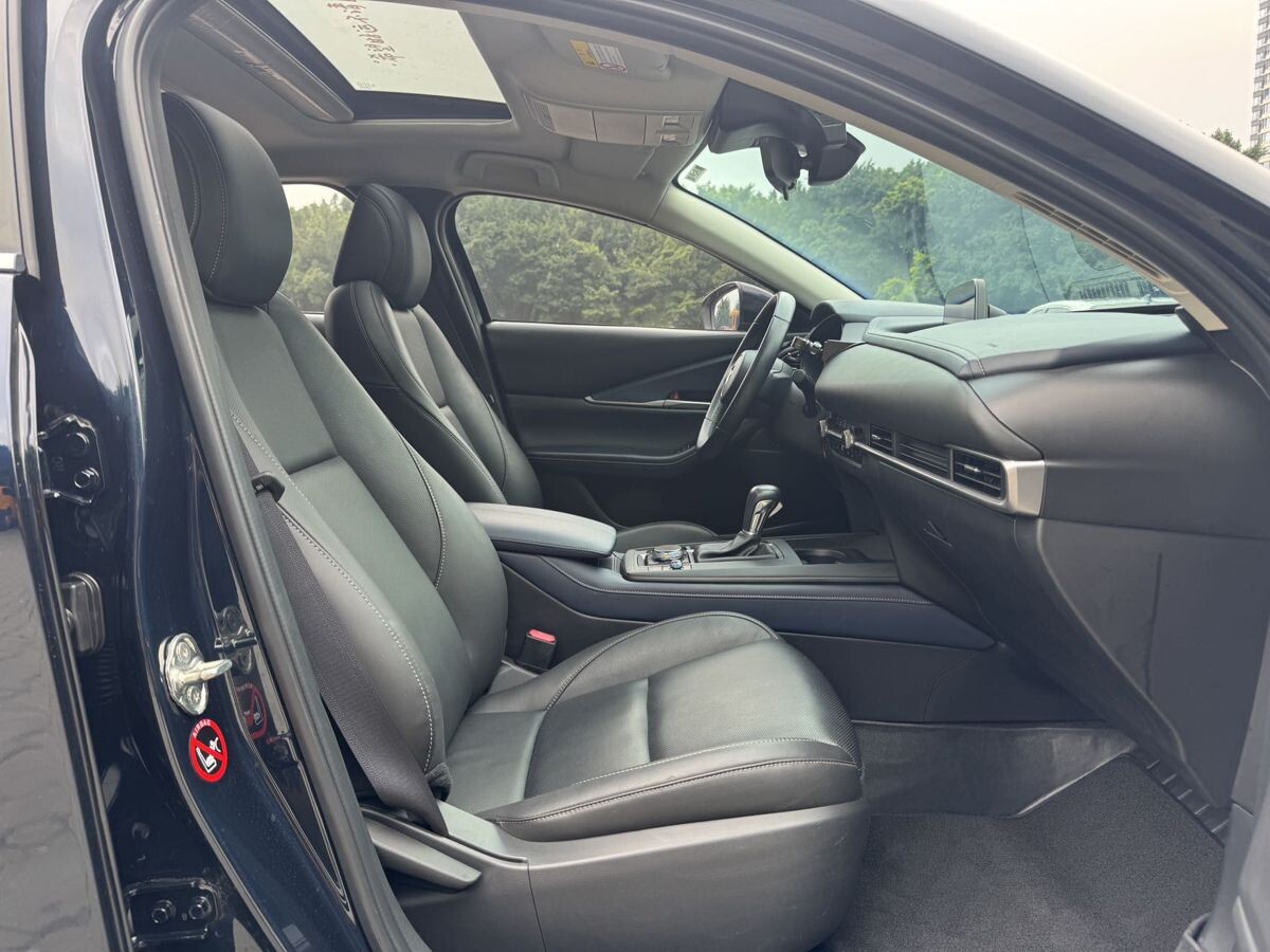 Mazda CX-30 2022 - фото автомобиля