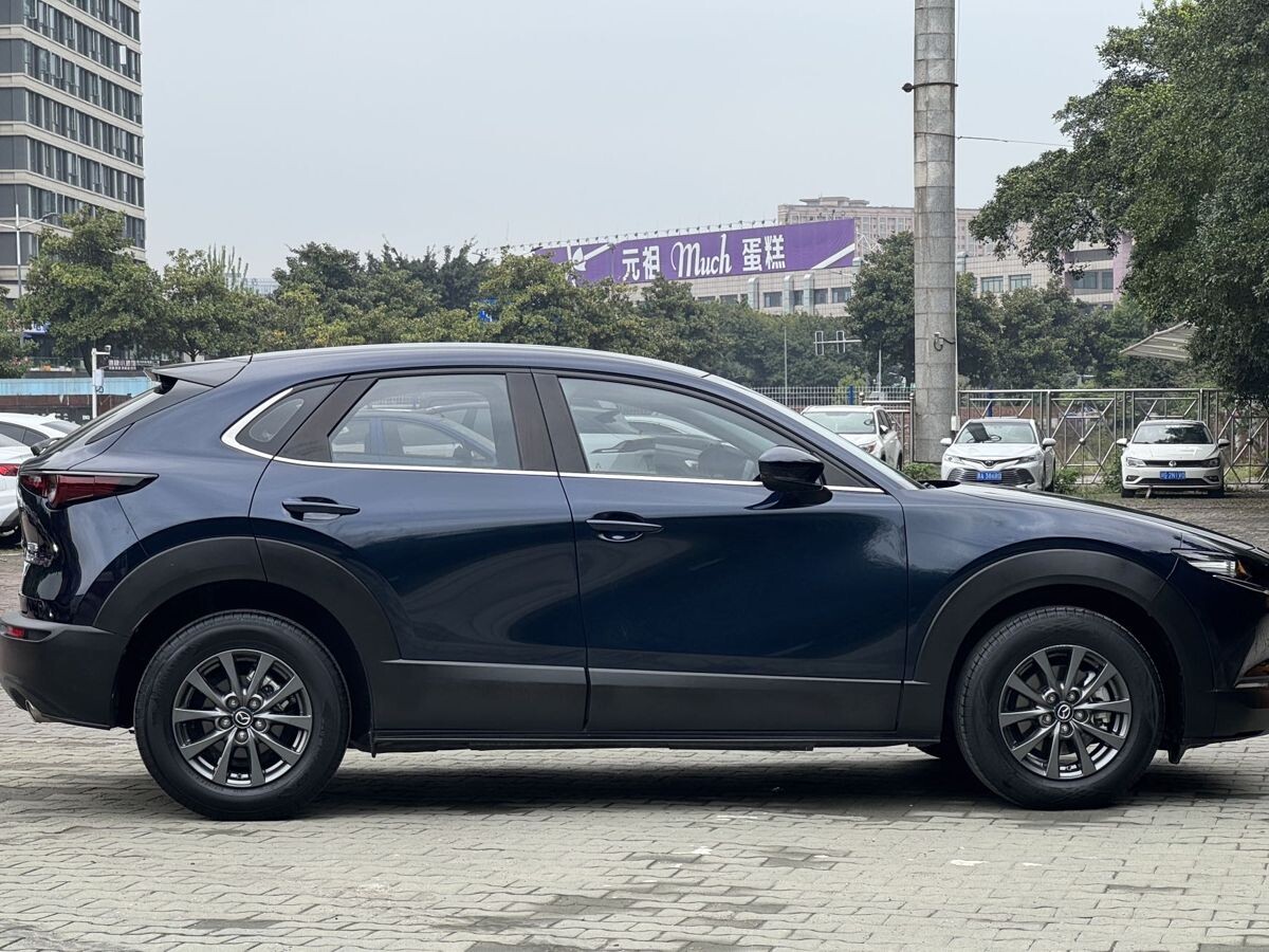 Mazda CX-30 2022 - фото автомобиля