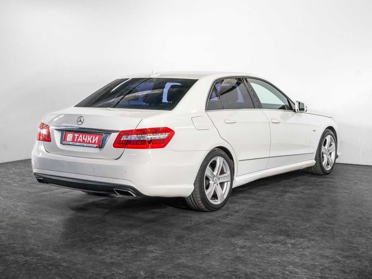 Mercedes-Benz E-Class 2011 - фото автомобиля