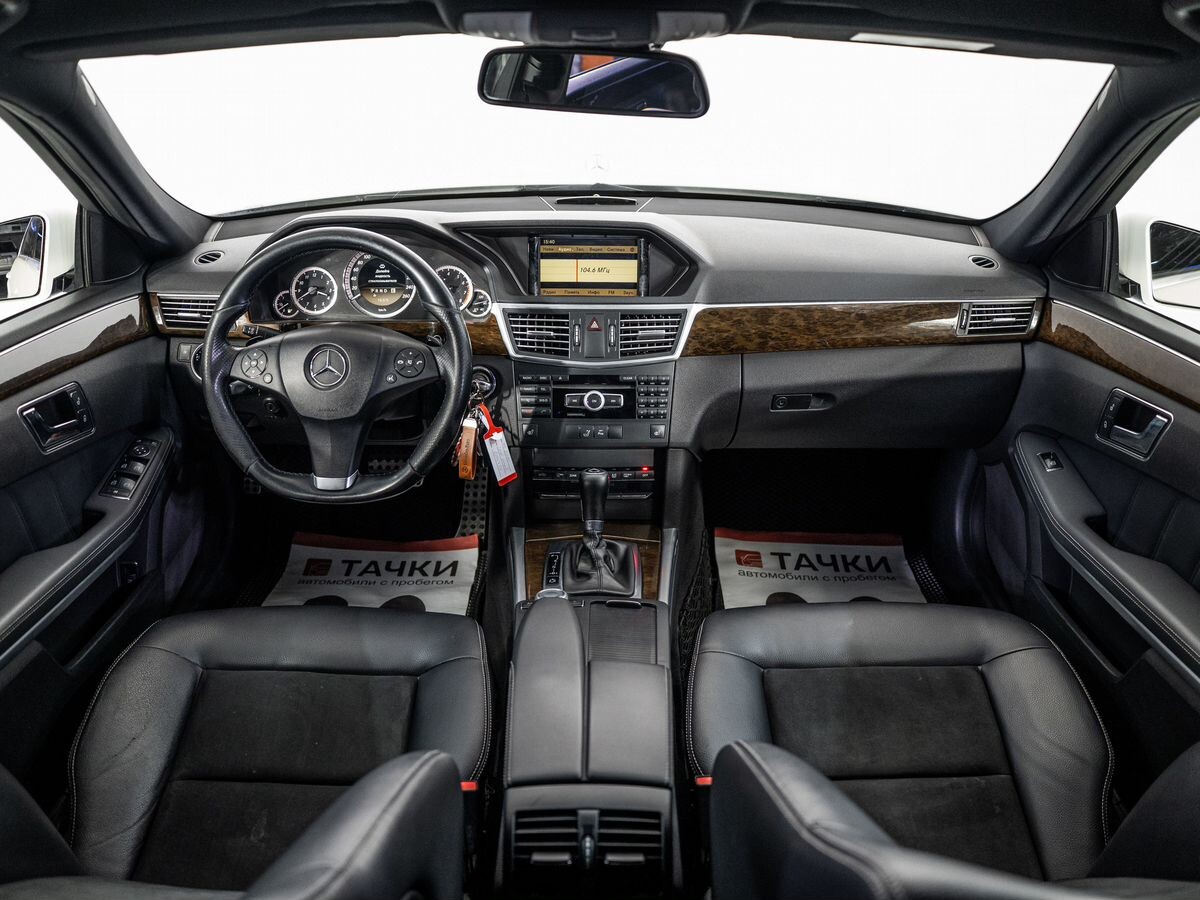 Mercedes-Benz E-Class 2011 - фото автомобиля