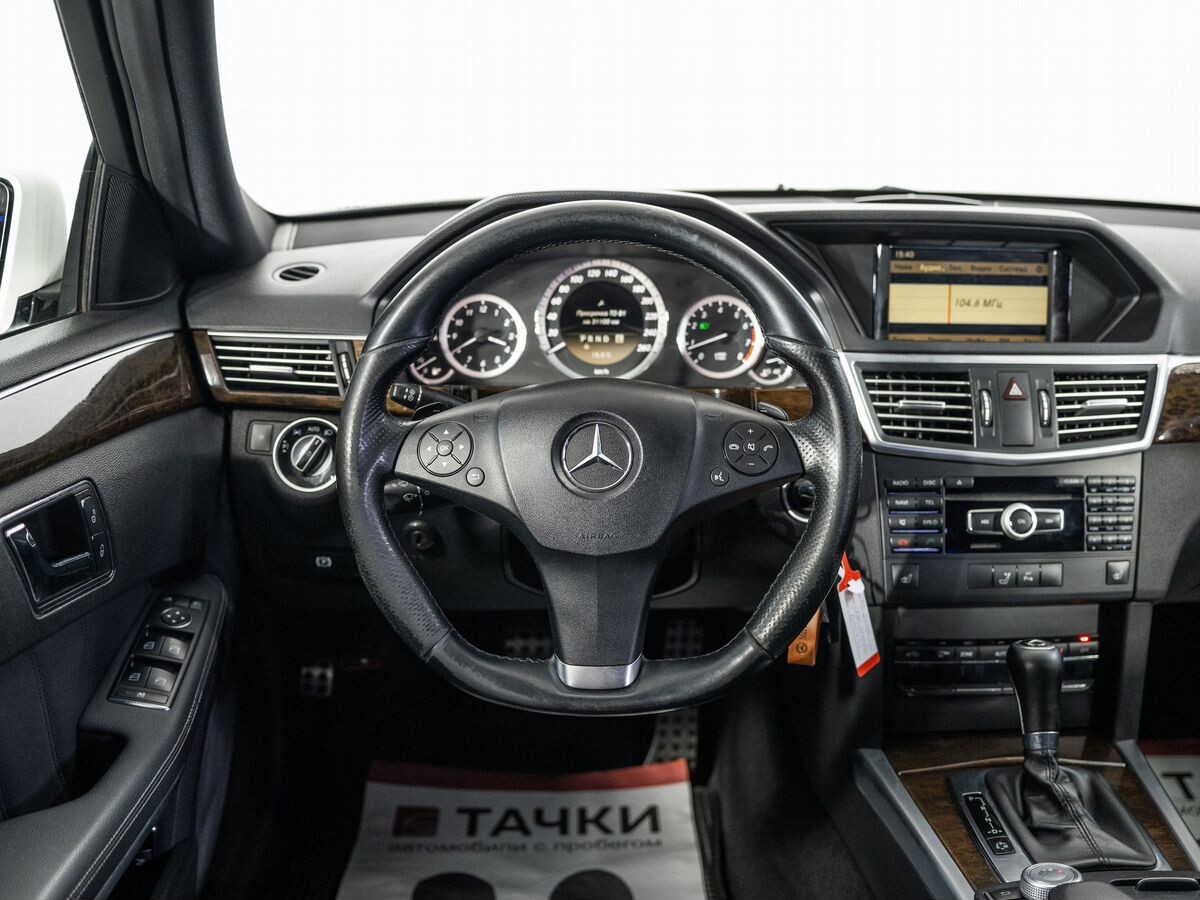 Mercedes-Benz E-Class 2011 - фото автомобиля