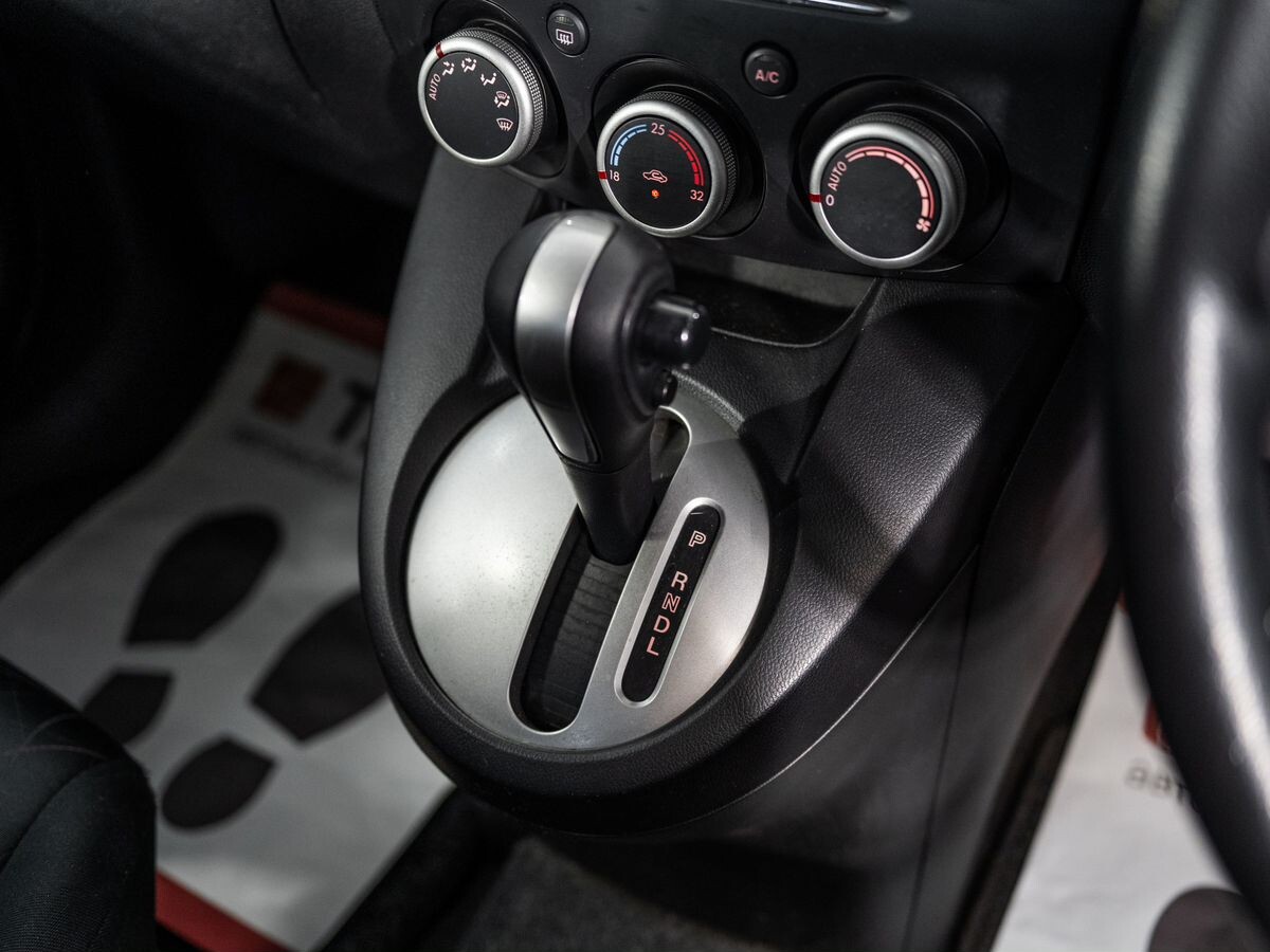 Mazda Demio 2013 - фото автомобиля
