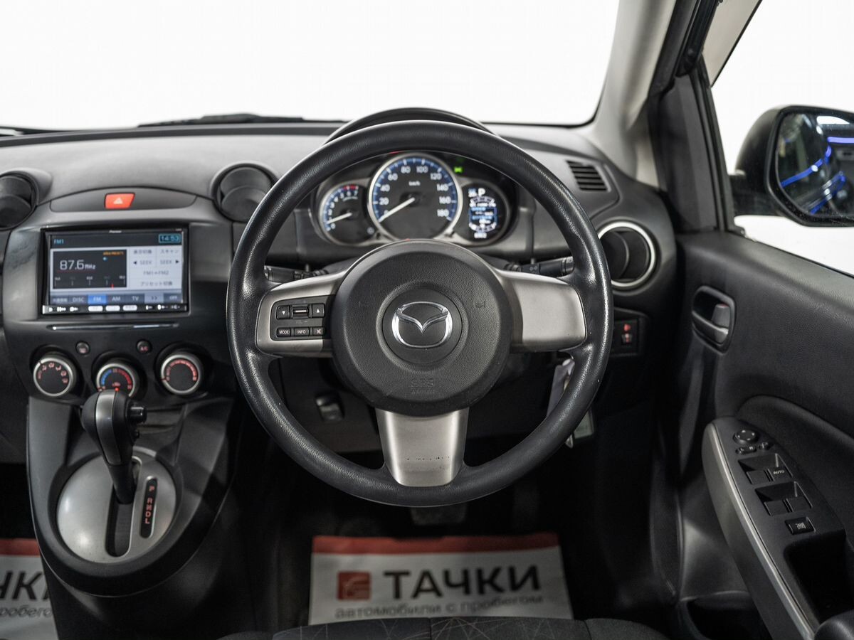 Mazda Demio 2013 - фото автомобиля