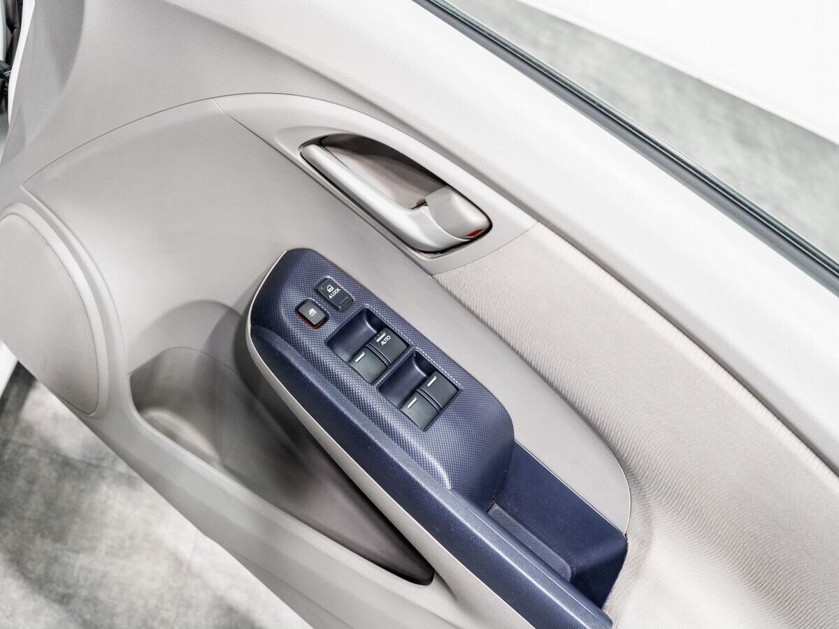 Honda Insight 2010 - фото автомобиля