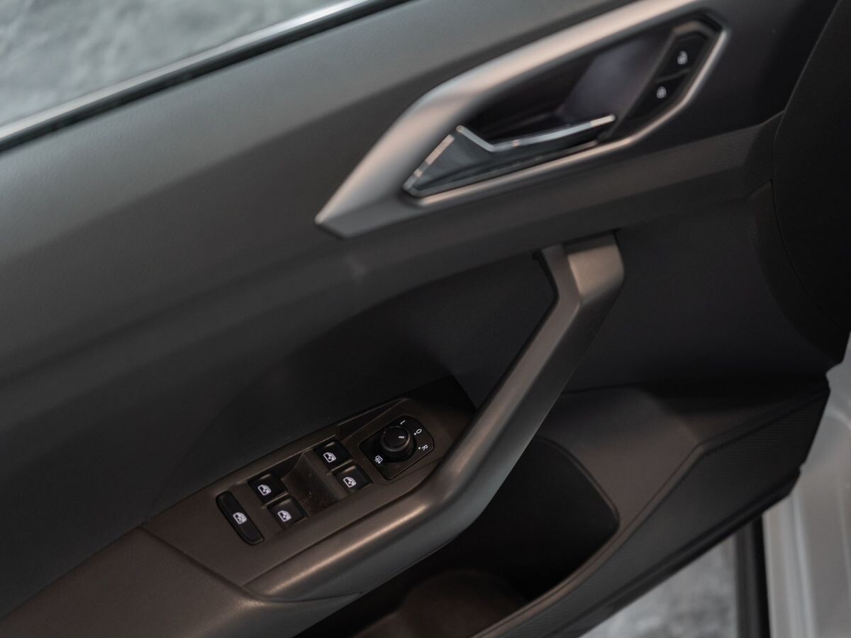 Volkswagen T-Cross 2021 - фото автомобиля