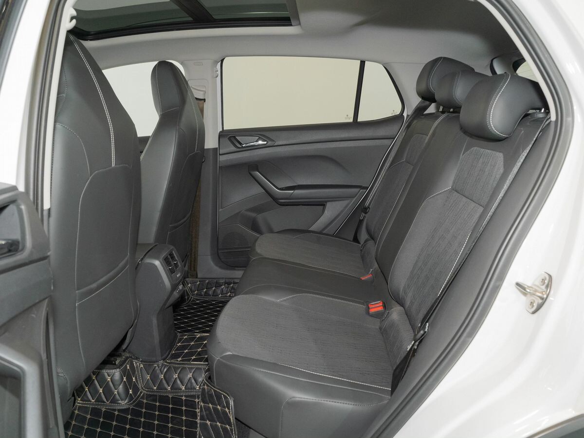 Volkswagen T-Cross 2021 - фото автомобиля