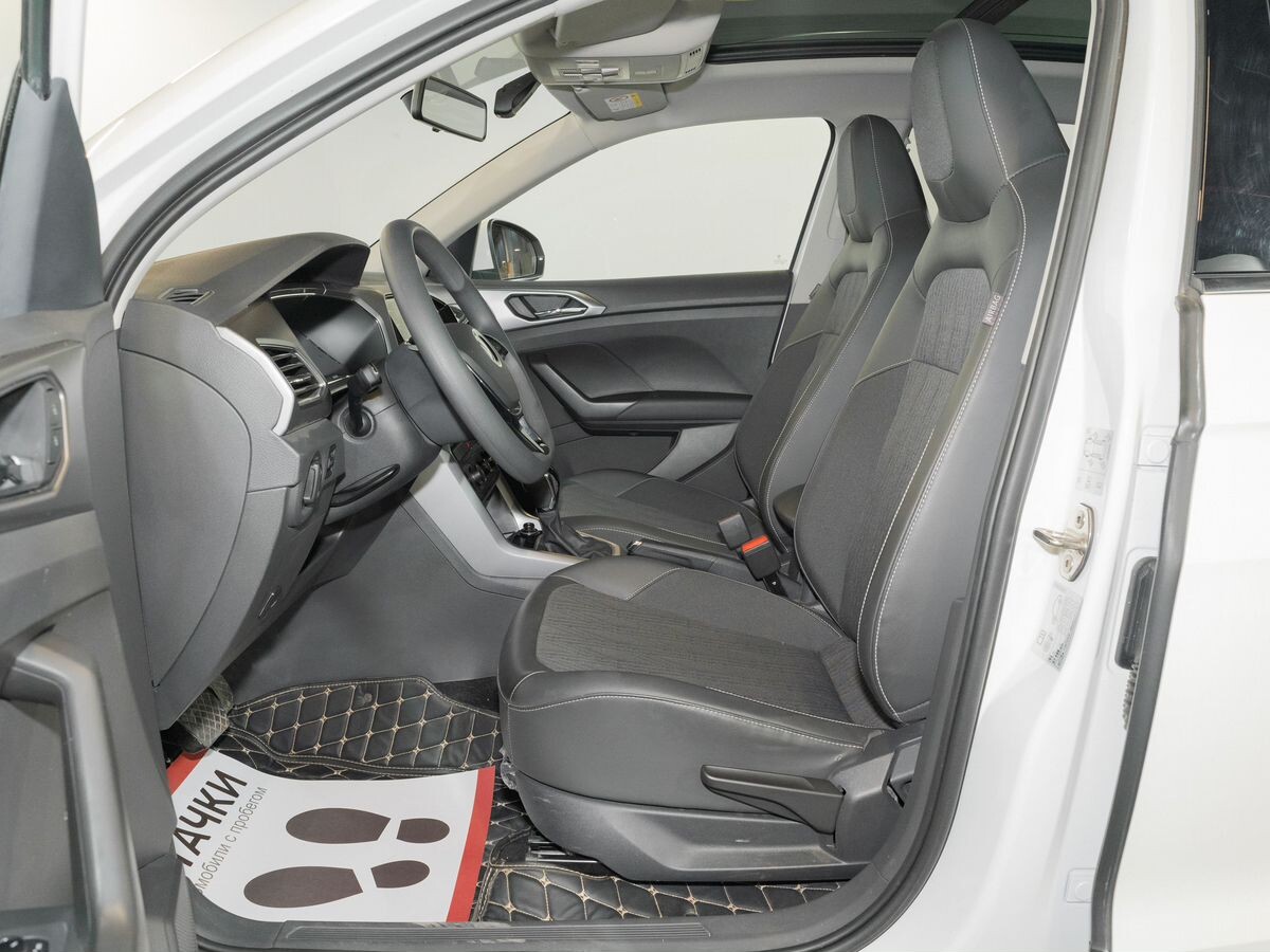 Volkswagen T-Cross 2021 - фото автомобиля