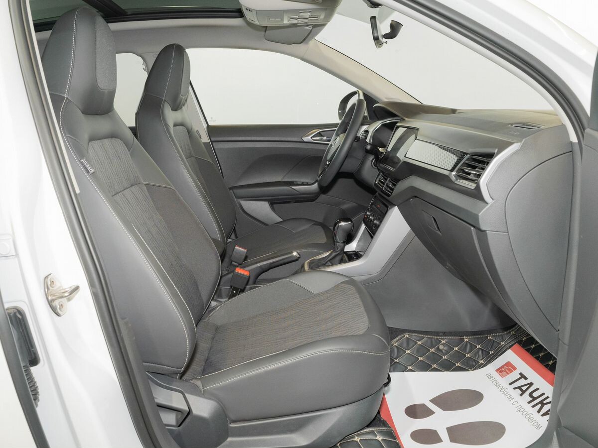 Volkswagen T-Cross 2021 - фото автомобиля