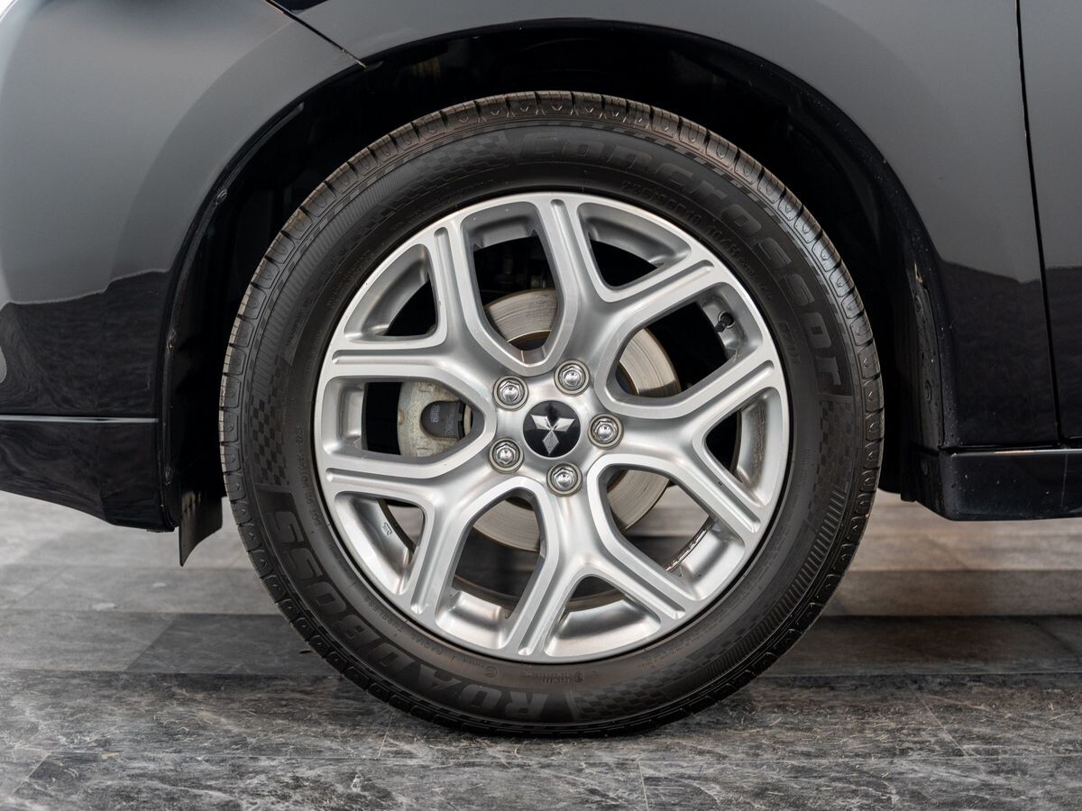 Mitsubishi Outlander 2015 - фото автомобиля