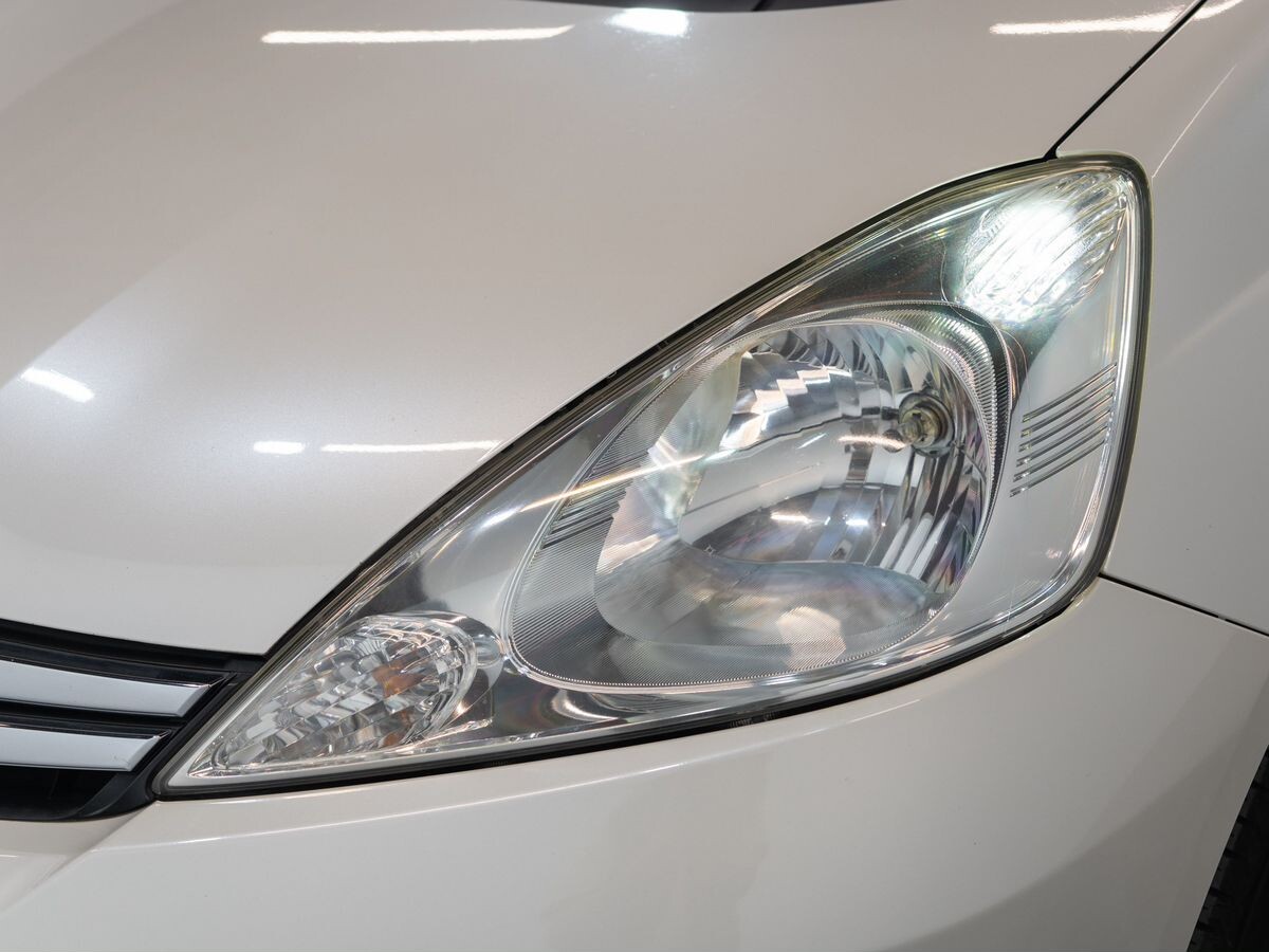 Honda Fit Shuttle 2012 - фото автомобиля