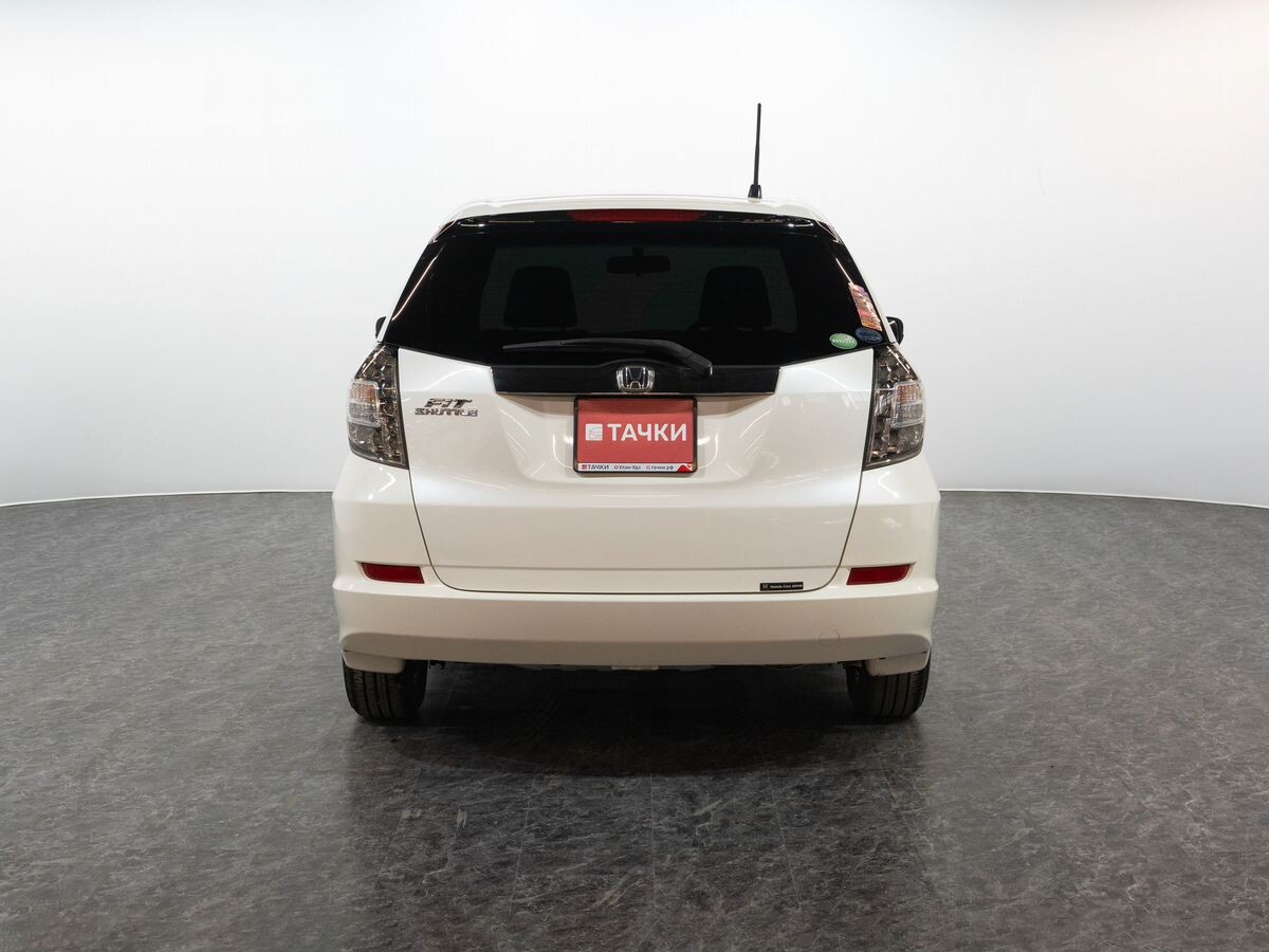 Honda Fit Shuttle 2012 - фото автомобиля