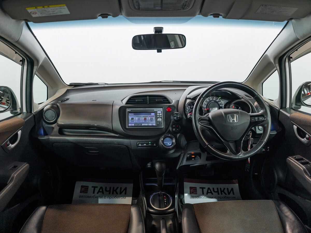 Honda Fit Shuttle 2012 - фото автомобиля