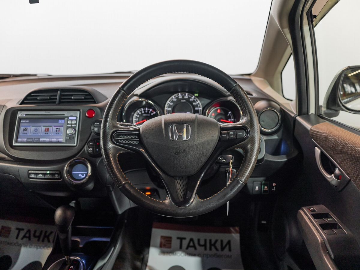 Honda Fit Shuttle 2012 - фото автомобиля