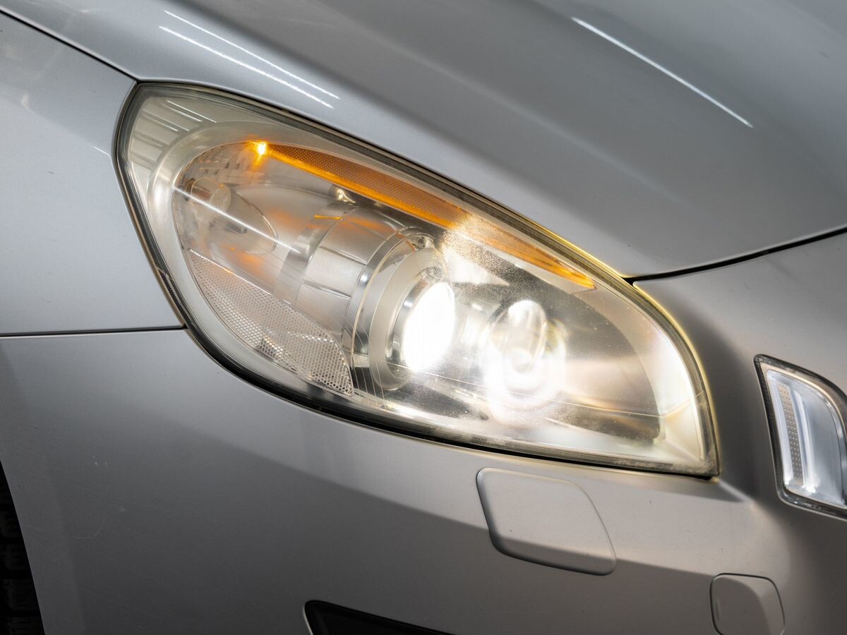 Volvo S60 2012 - фото автомобиля