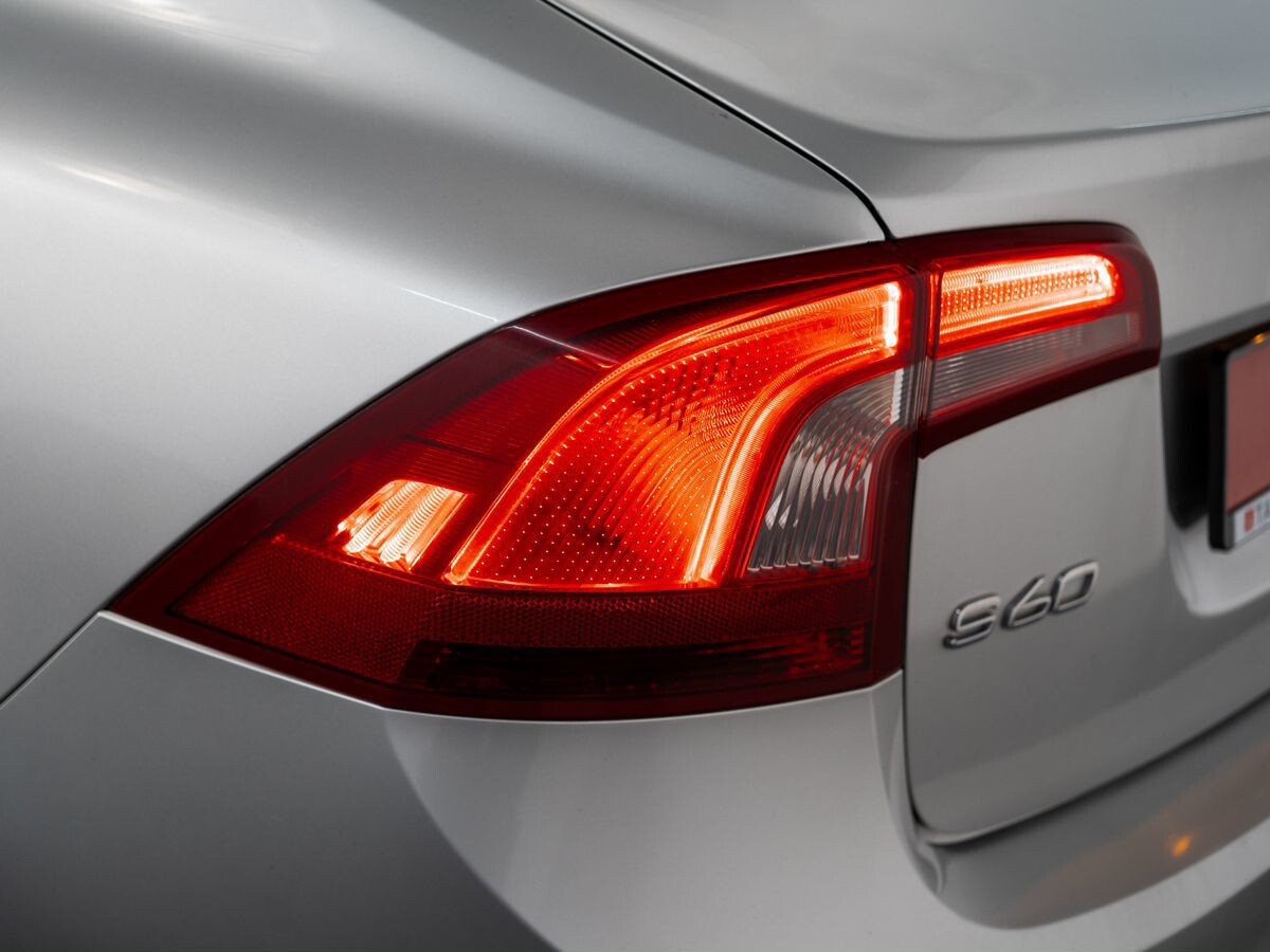 Volvo S60 2012 - фото автомобиля