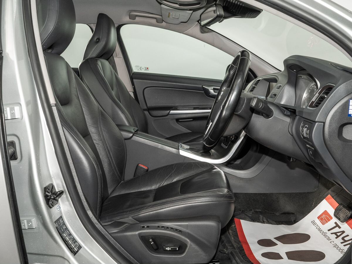 Volvo S60 2012 - фото автомобиля