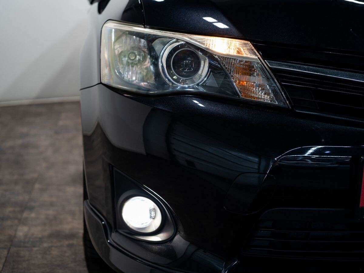 Toyota Corolla Fielder 2012 - фото автомобиля