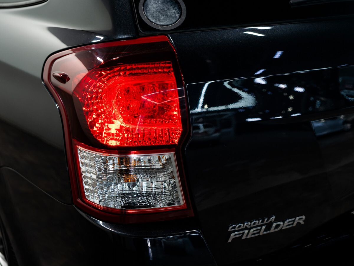 Toyota Corolla Fielder 2012 - фото автомобиля