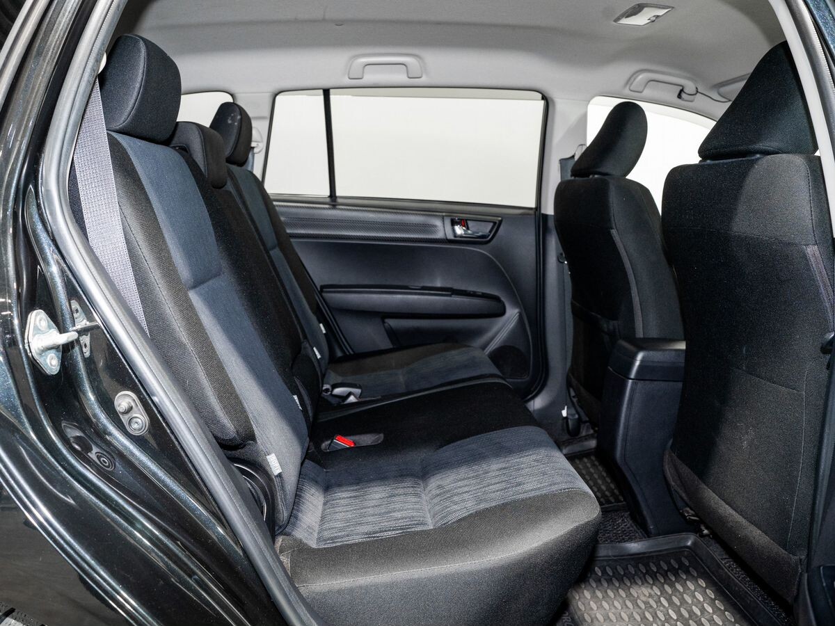 Toyota Corolla Fielder 2012 - фото автомобиля