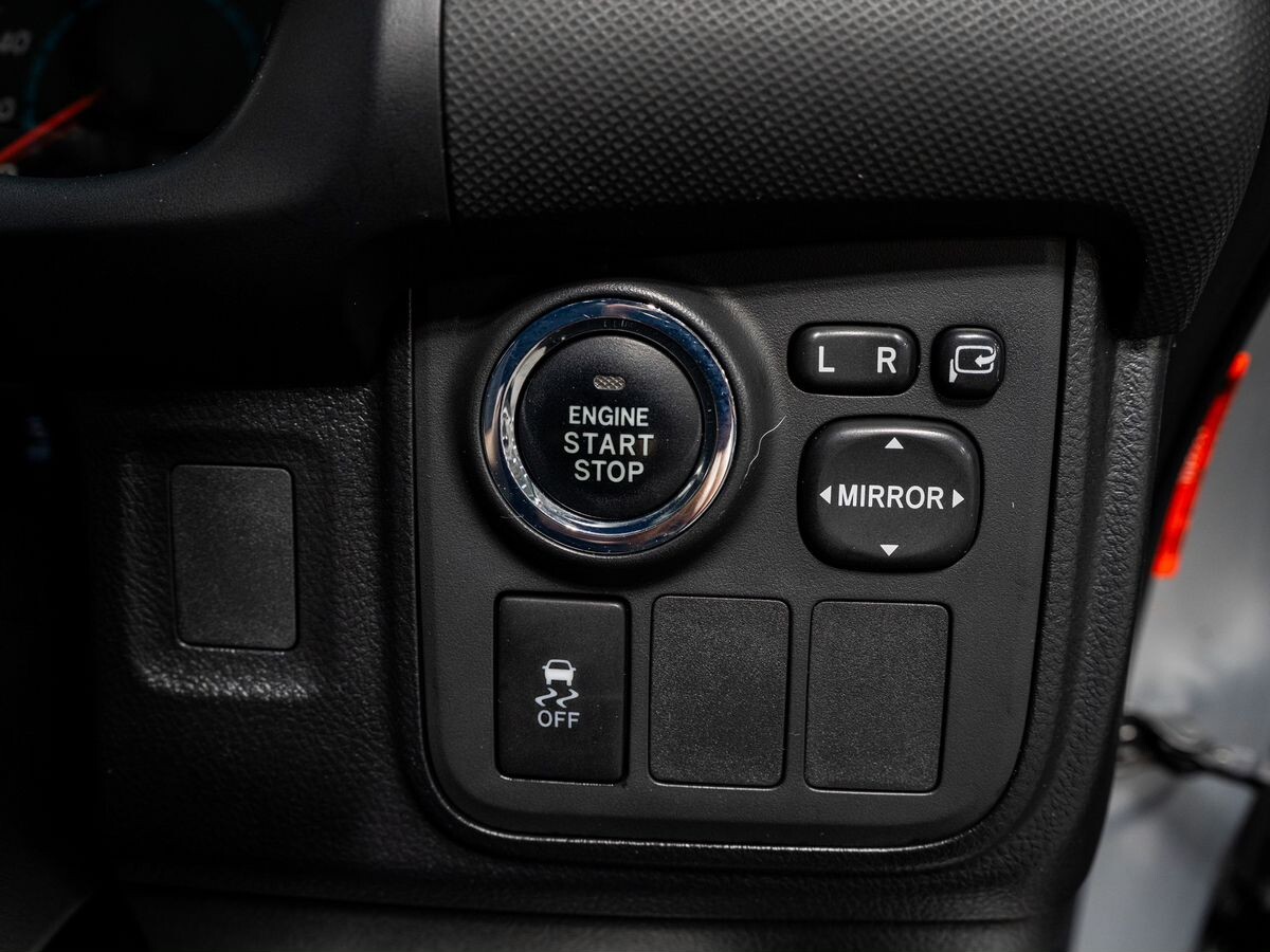 Toyota Wish 2009 - фото автомобиля