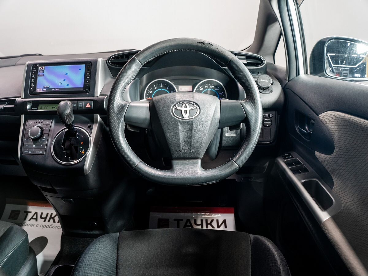 Toyota Wish 2009 - фото автомобиля
