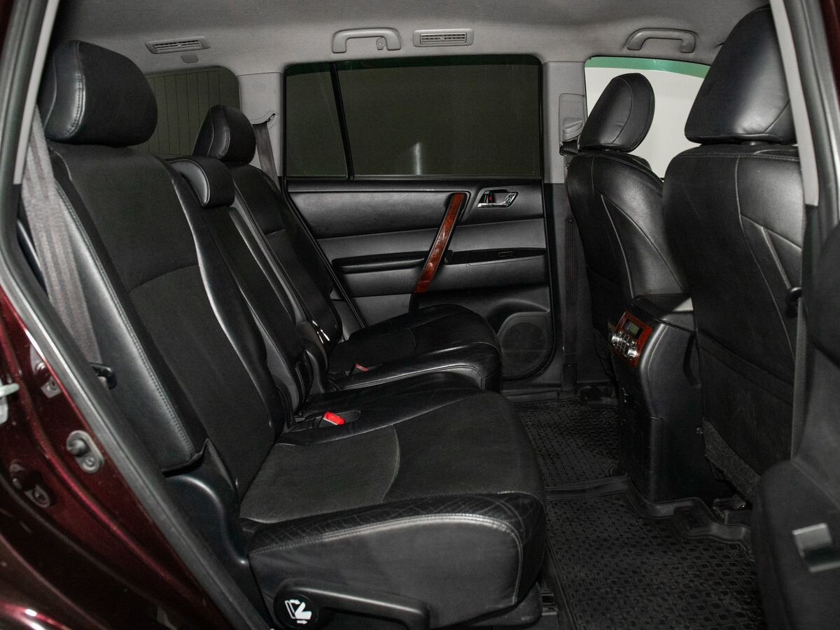 Toyota Highlander 2012 - фото автомобиля