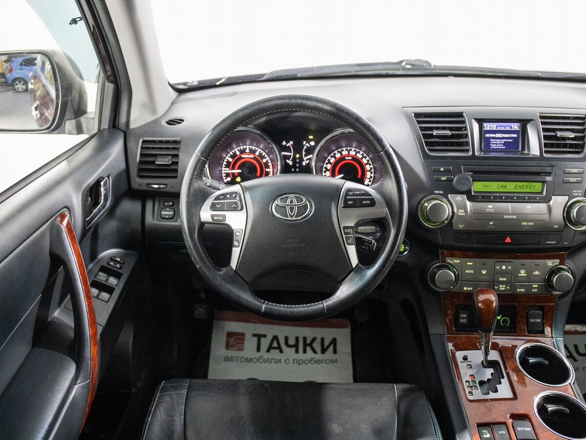 Toyota Highlander 2012 - фото автомобиля