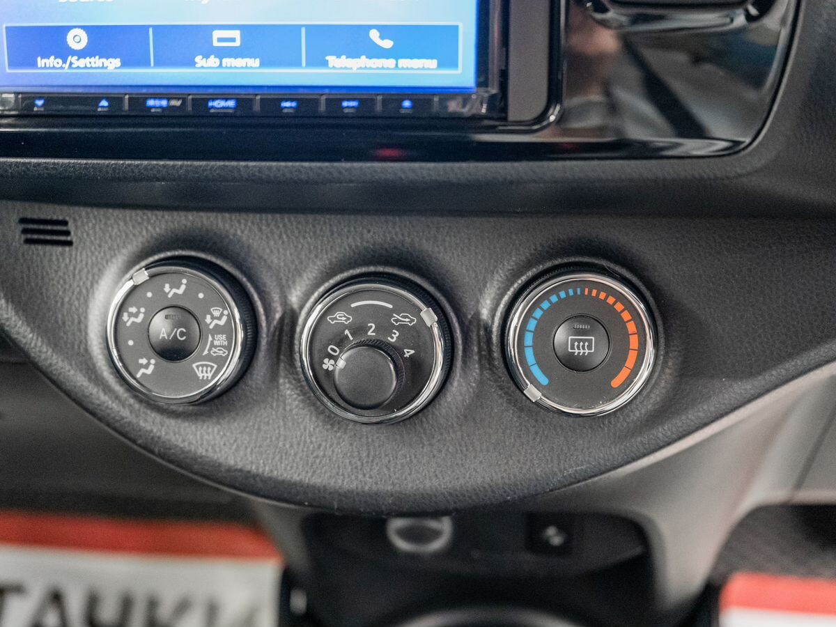 Toyota Vitz 2019 - фото автомобиля