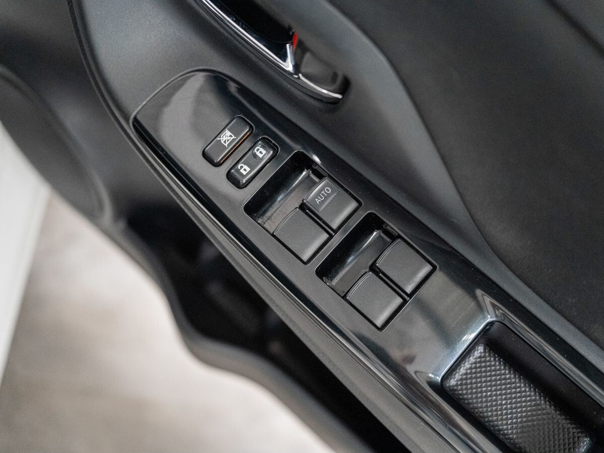 Toyota Vitz 2019 - фото автомобиля