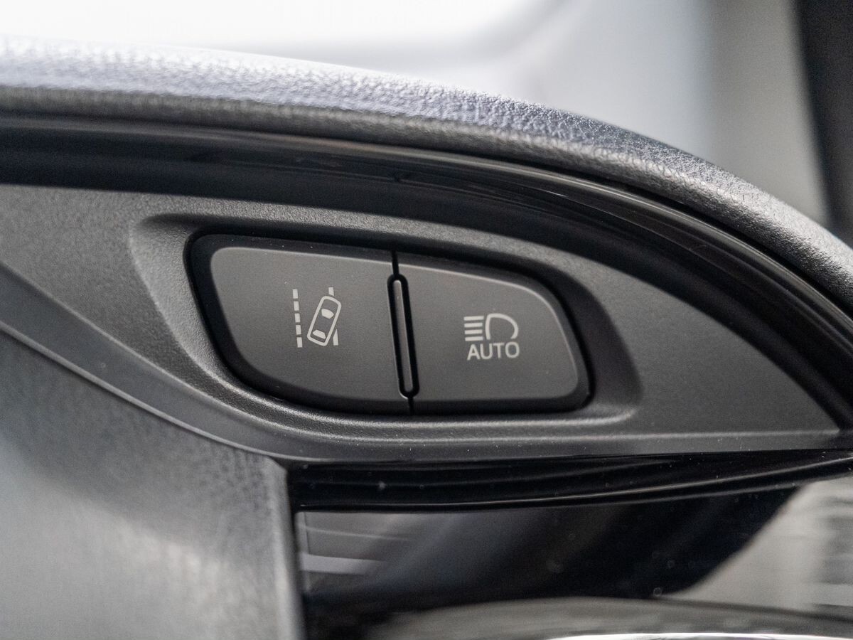 Toyota Vitz 2019 - фото автомобиля