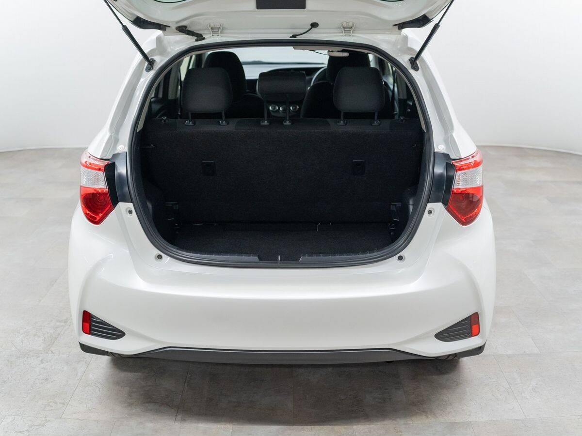 Toyota Vitz 2019 - фото автомобиля