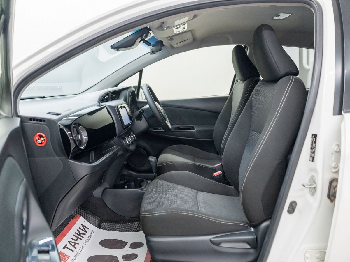 Toyota Vitz 2019 - фото автомобиля
