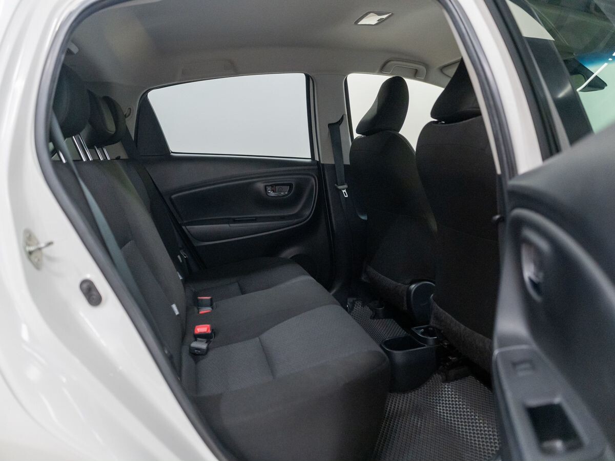 Toyota Vitz 2019 - фото автомобиля